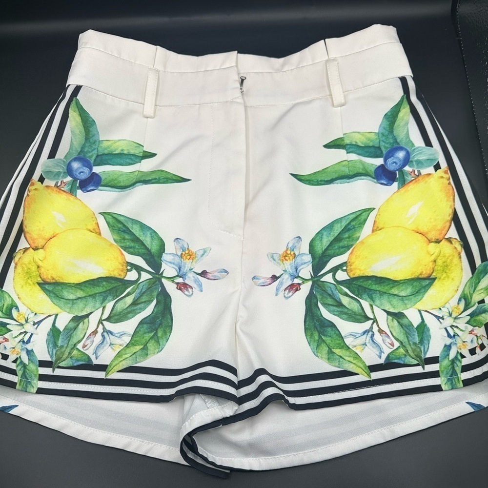 Cute lemon summer shorts